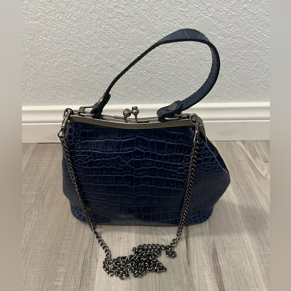 Patricia Nash Laureana Blue Croc
Embossed Purse Frame Chain
Strap - EUC - Picture 3 of 12